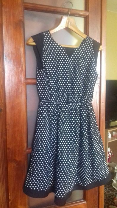 Платье нарядное белое в черный горошек и черное в белый горошек