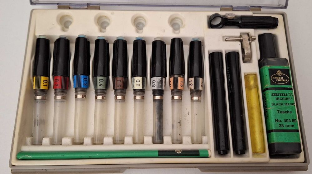 Estojo de canetas  Faber Castell