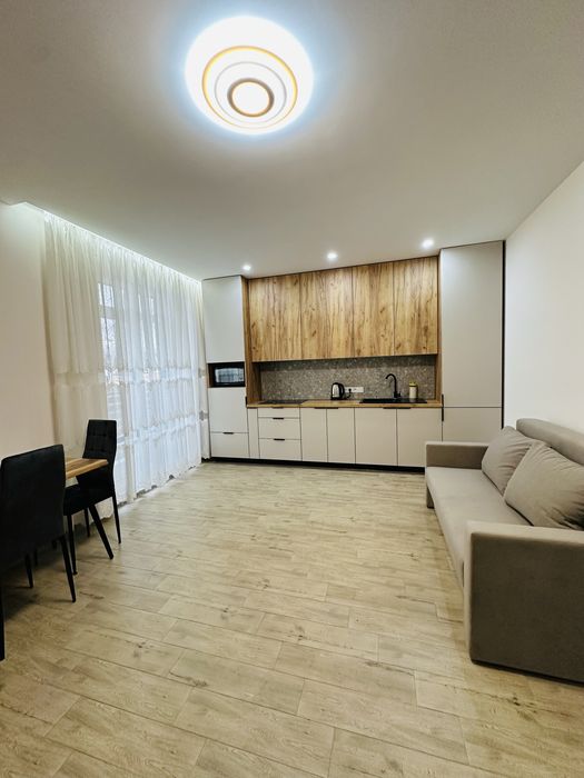 Феєрічні Апартаменти на Капушанській подобово