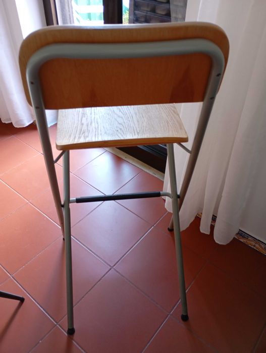 2 cadeiras altas dobráveis