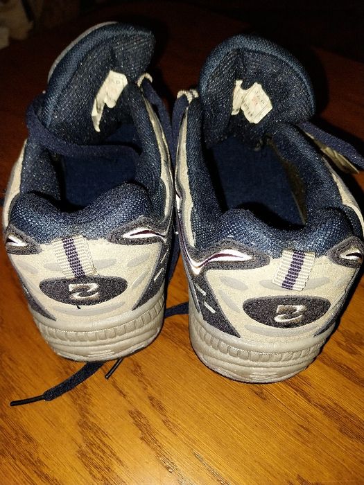 Sprzedam buty sportowe dziewczęce/damskie