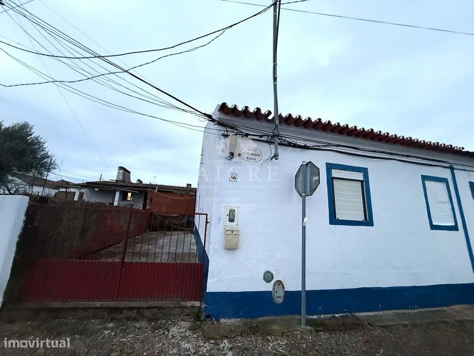 Moradia T2 em localização central nas Alcáçovas – Excelente oportunida