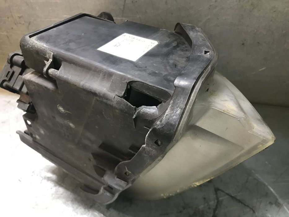 Ótica / Farol Esquerdo RENAULT VEL SATIS - 8200014357