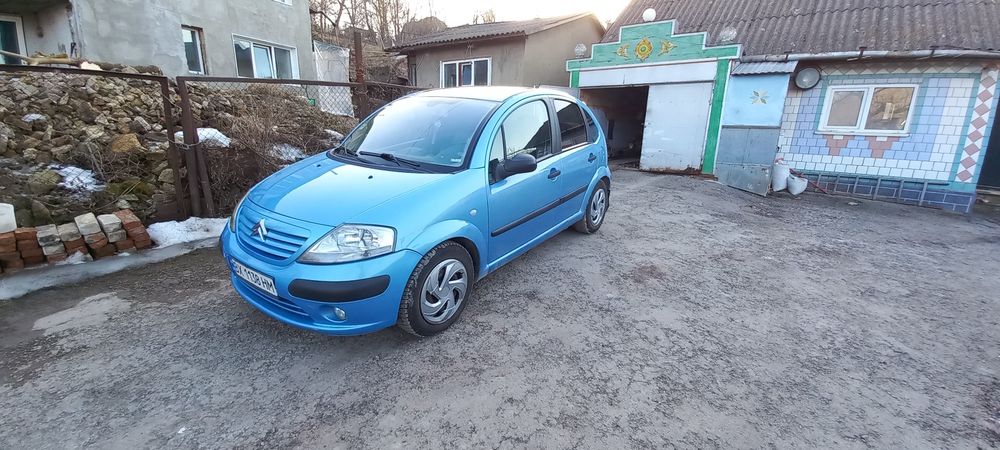 Машина хечбек  Сітроен С3