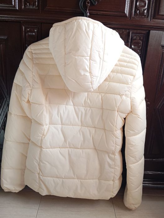 Casaco branco acolchoado