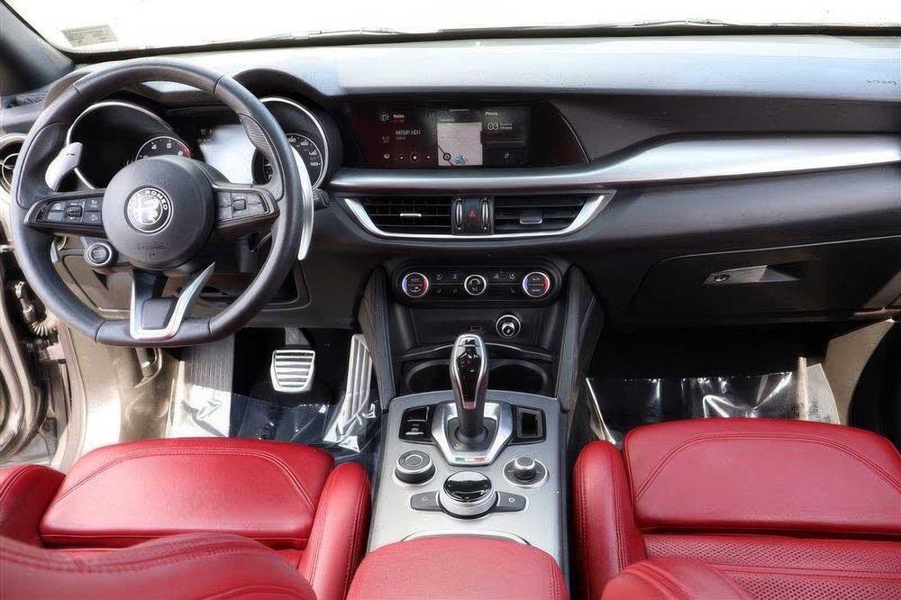 Alfa Romeo Stelvio Veloce      2023