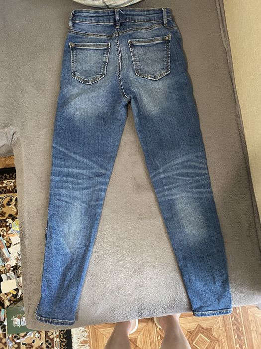 Джинсы Reserved 38