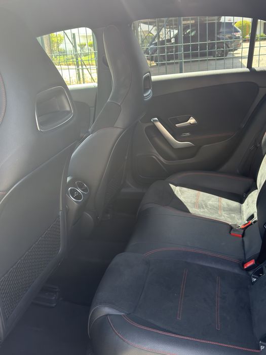 Mercedes A 180 AMG cinza rato