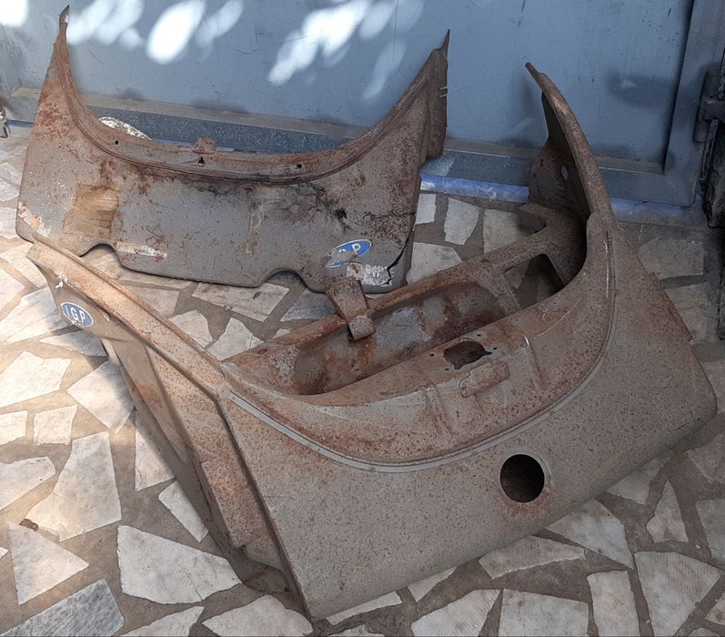 Carocha - vidro frente; frente mala e parte trás do motor