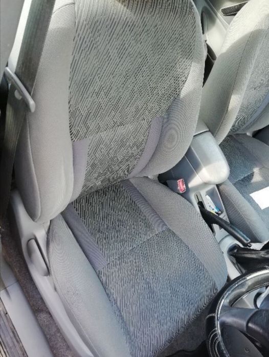 Toyota RAV4 (2003) 4x4 volante direita (Veja a descrição)
