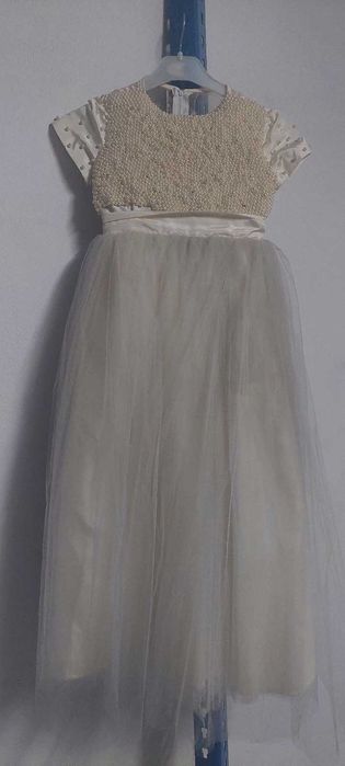 Vestido de menina das alianças , todo feito a mão.