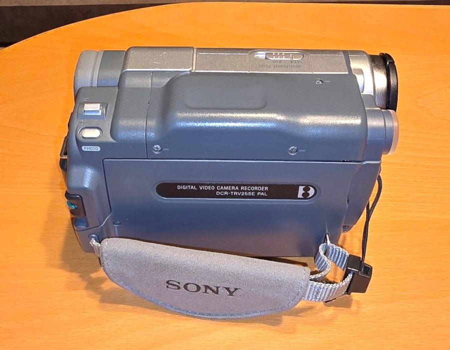 SONY DCR-TRV255E  Handycam Digital 8