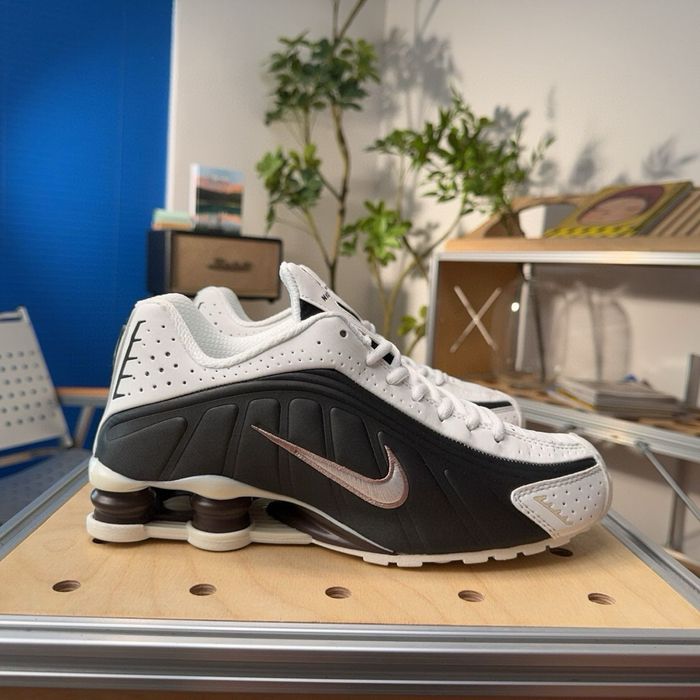 Кросівки Nike Shox R4 ЧИТАТИ ОПИС