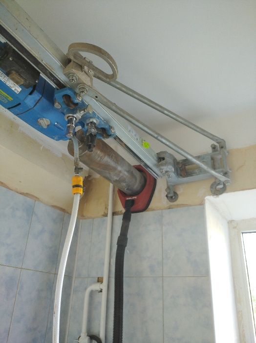 Свердління отворів алмазним інструментом в газоблоці, бетоні