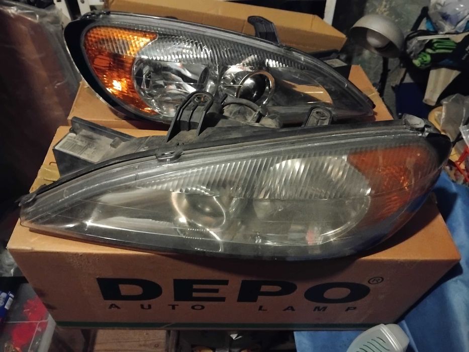 Farois principais de xénon