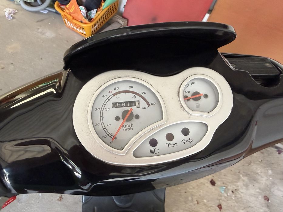 Scooter a gasolina
