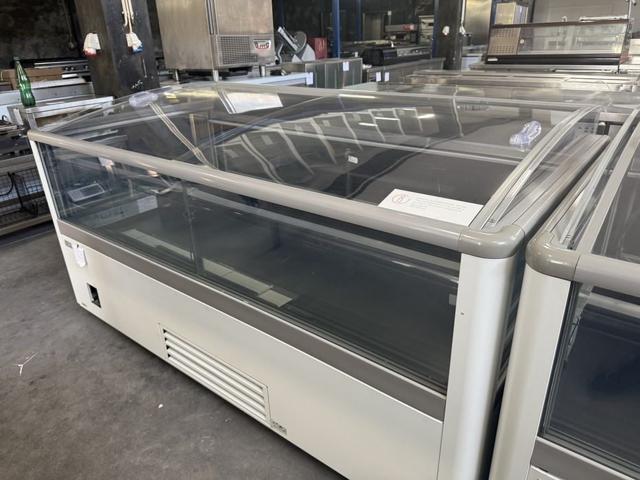 Arca congelação Vitrine  expositora  ,ilha ,muito nova