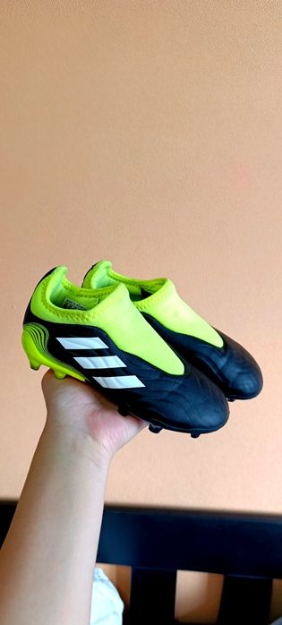 Буци футбольні adidas 30р