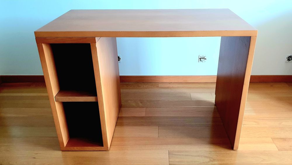 Móvel TV + Secretária + Móvel para livros