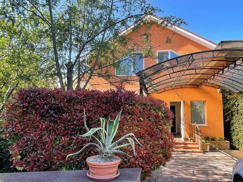 Сдам дом, 10 фонтана. Отличный 2-х этажный дом на 10 станции фонтана.