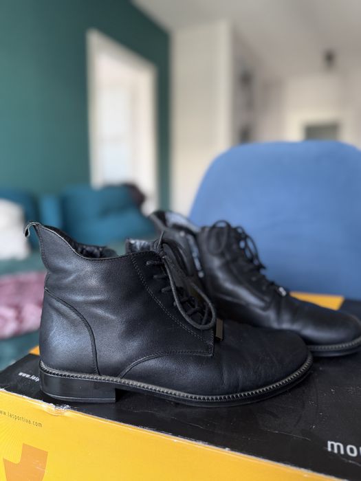 Czarne skórzane botki damskie r. 38 – do naprawy