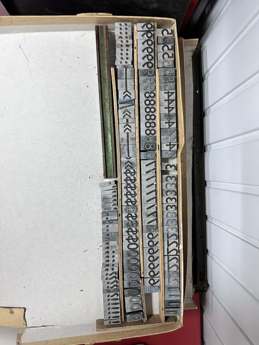 Lote de Carateres / Letras de Chumbo para Tipografia Antiga