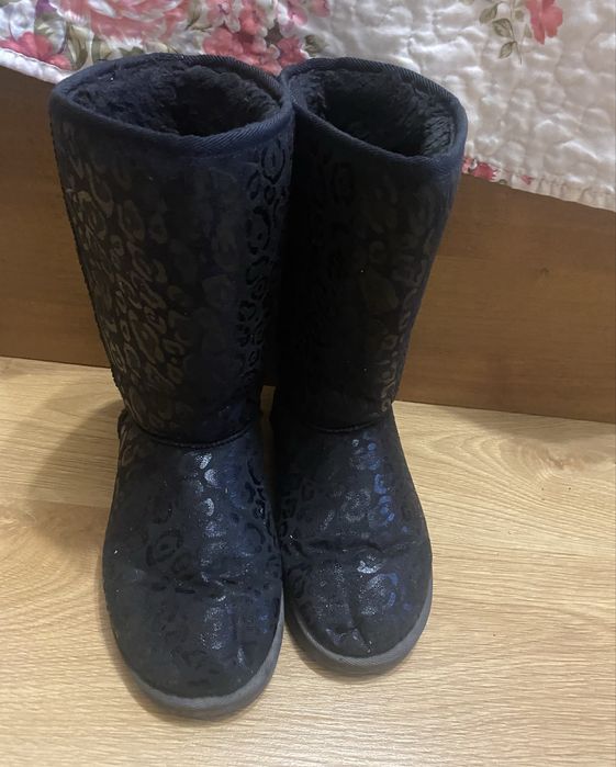 Продам угги теплі