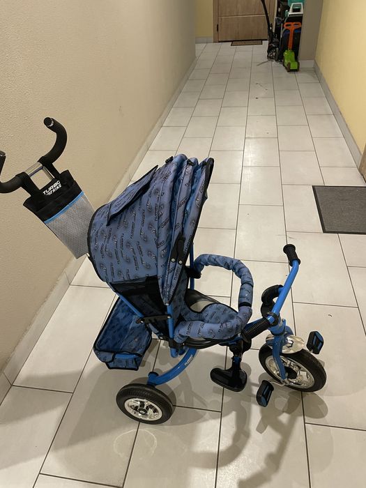 Трёхколёсный детский велосипед в хорошем состоянии