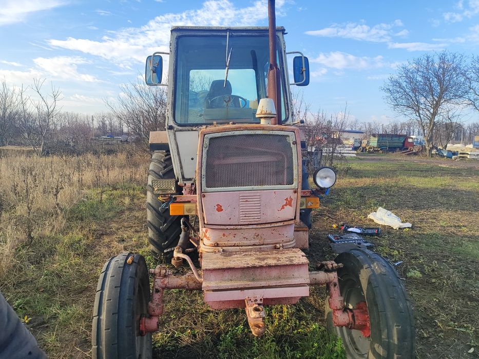 Продам трактор ЮМЗ 6. (прицеп, плуг, опрыскиватель)