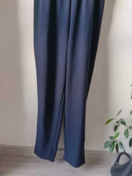 Granatowy kombinezon