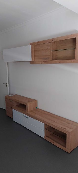 Conjunto de móvel de sala/estante de TV, do Homycasa, usado