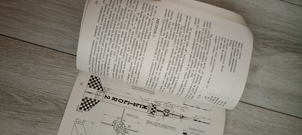 Książka "Polska w kosmosie" - Paweł Elsztein