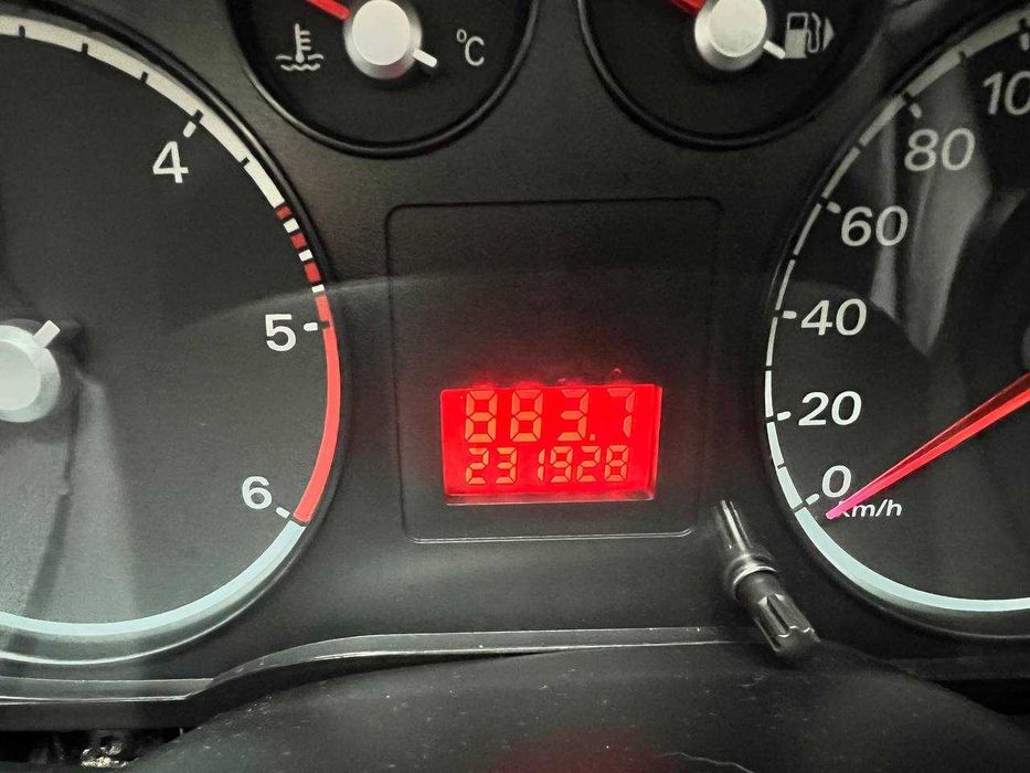 Продається автомобіль Ford Focus 1.6 дизель