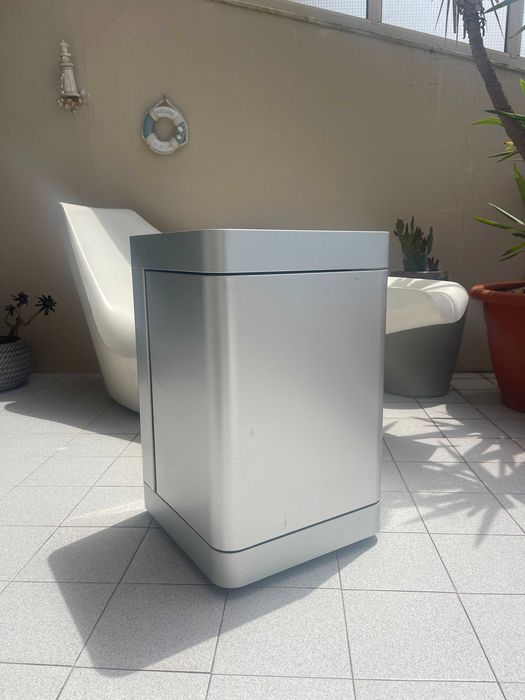 Móvel com rodas da Desalto – Alumínio