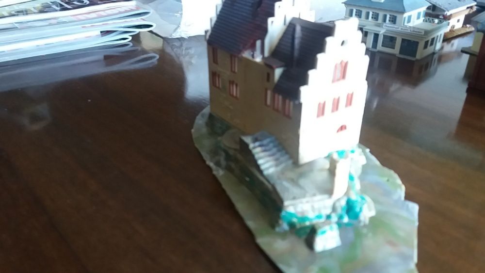 #01722 - 1 Castelo antigo em ruínas - Comboios Escala N