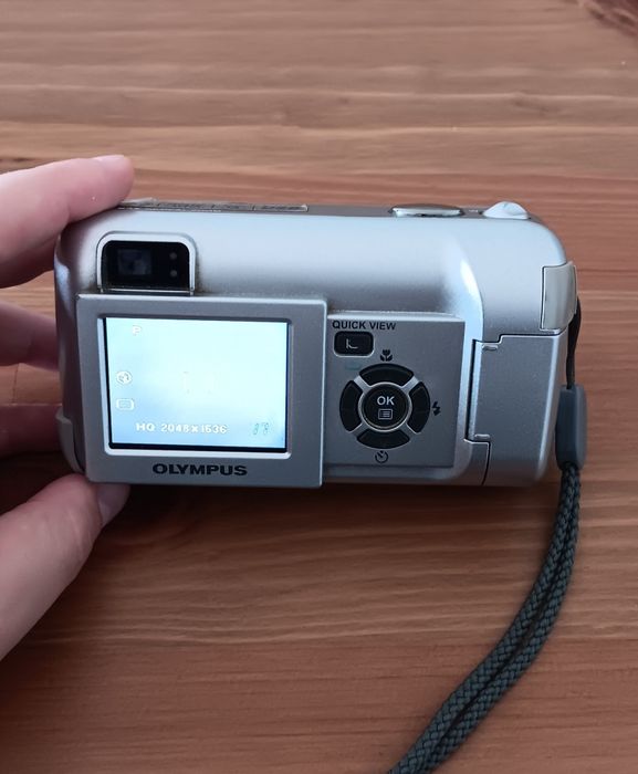 Câmera digital Olympus D560