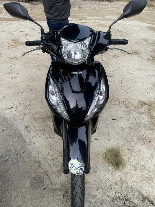 Vendo scooter Honda Vision 110cc ano 2022. consumos muitos baixos.