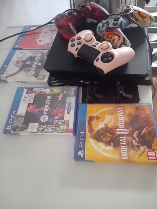 Playstation 4 slim