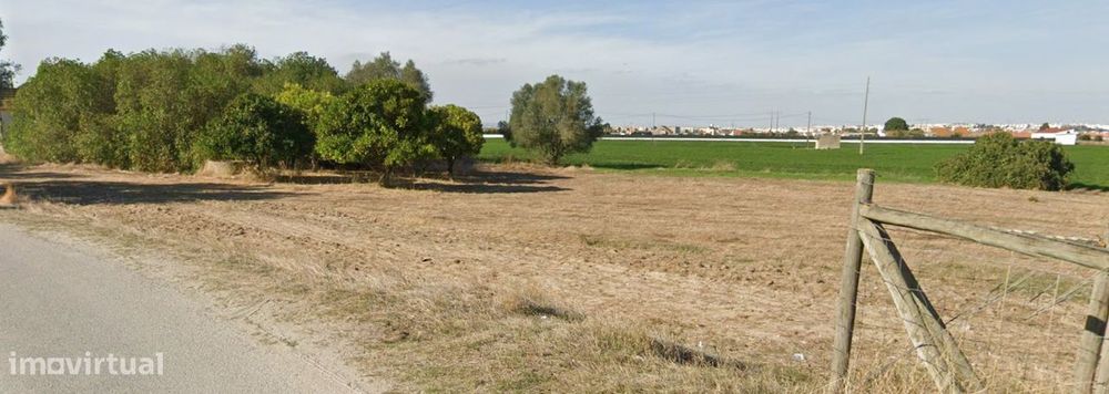 Terreno Rustico com 90.000m2 | Sarilhos Grandes