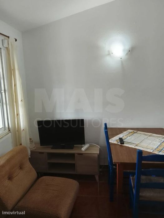Moradia T2 com Quintal, Terraço e Churrasqueira em Vila Nova de Mil...