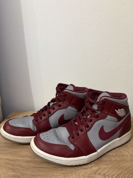 Кросівки  Nike  чоловічі Air Jordan 1 Mid Red/Grey Dq8426-615