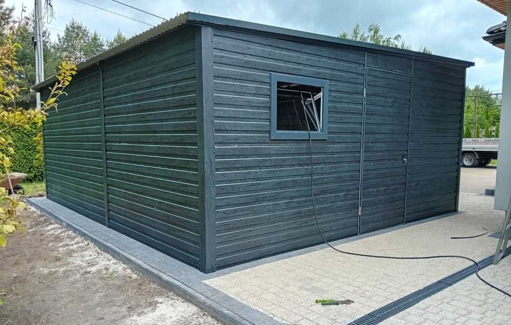 Garaż blaszany 6x5, brama segmentowa, konstrukcja wzmocniona