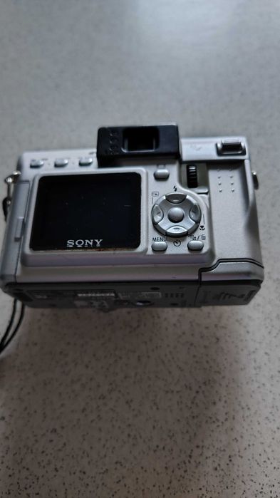Sprzedam aparat Sony Cyber Shot