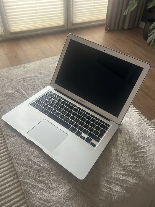 MacBook Air 13,3 ''