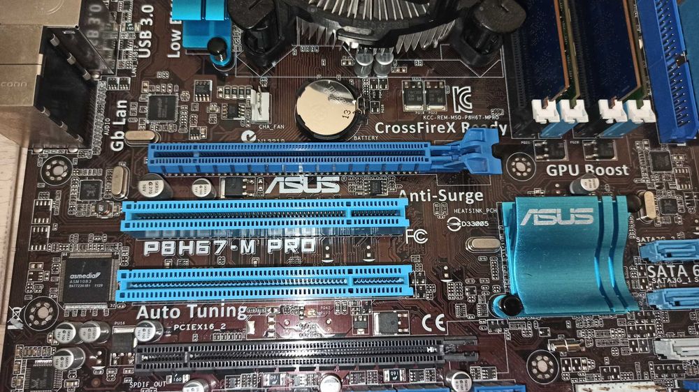 płyta ASUS P8H67-M PRO 8GB CPU i5-3550 Grafika ASUS Radeon 7790 OC