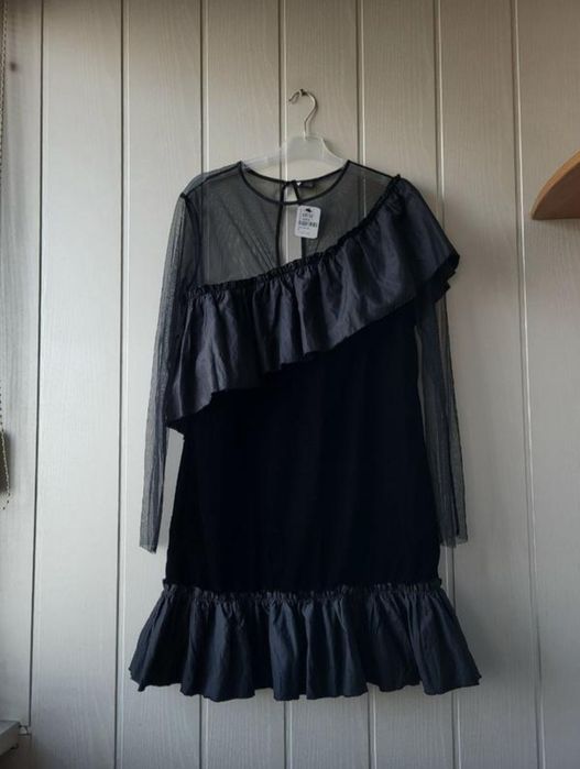 Оксамитова чорна сукня