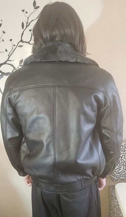 Зимова шкіряна куртка  розмір M
