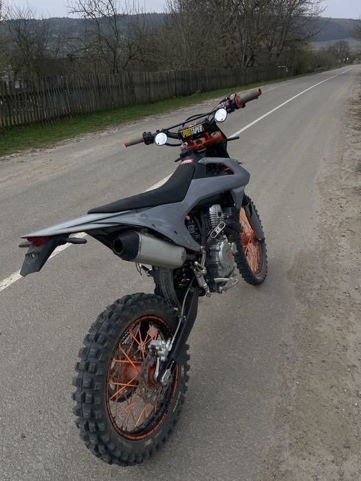 Мотоцикл Кові адванс 250