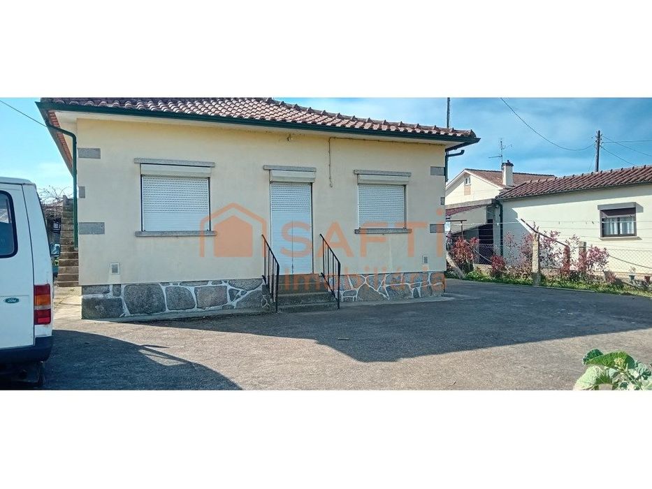 Casa com terreno