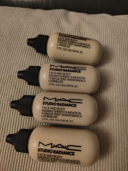 Podkład MAC studio radiance